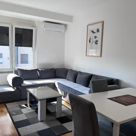 Mscondoapartment 아파트 크라구예바츠
